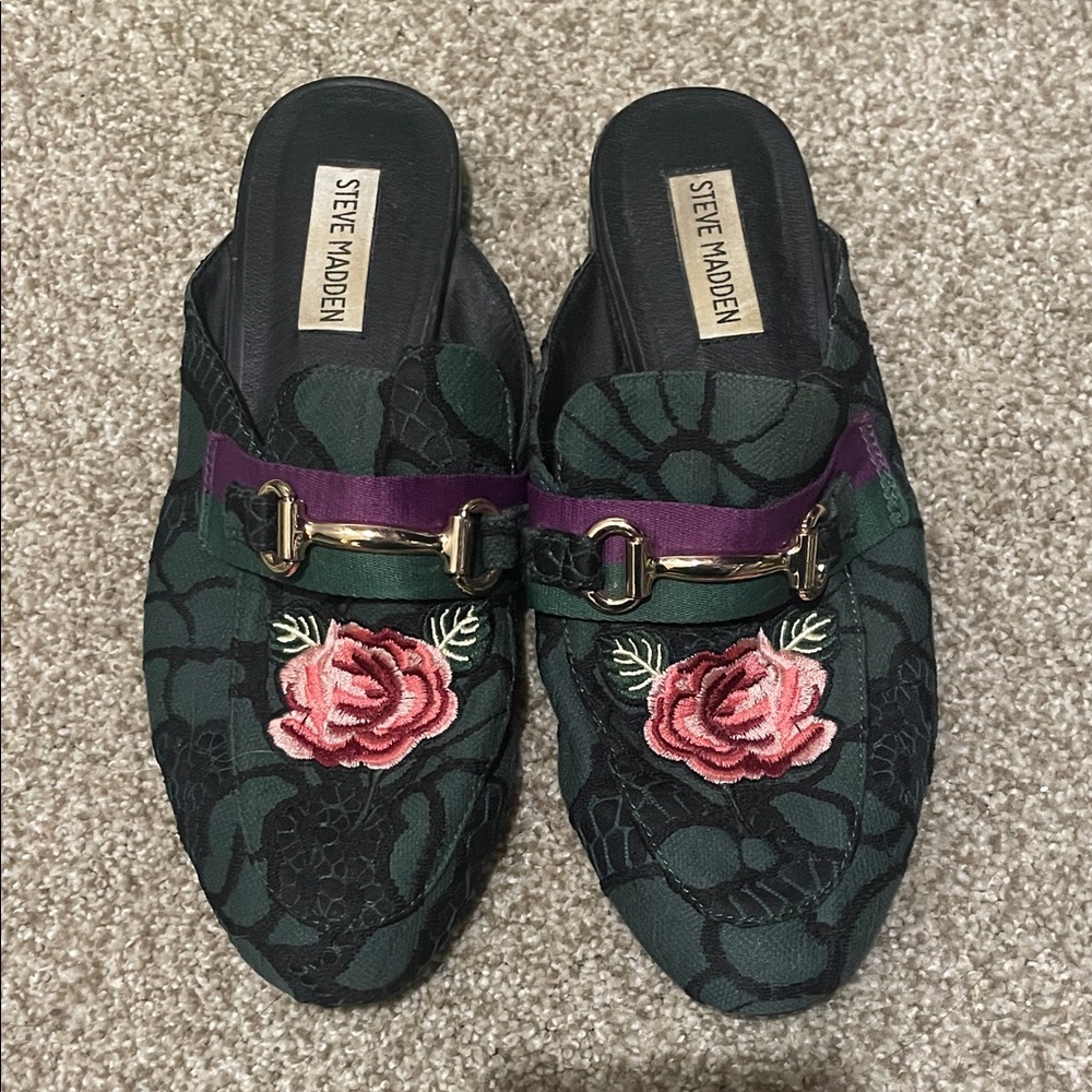Steve Madden Green Floral Embroidered mules Size 7.5